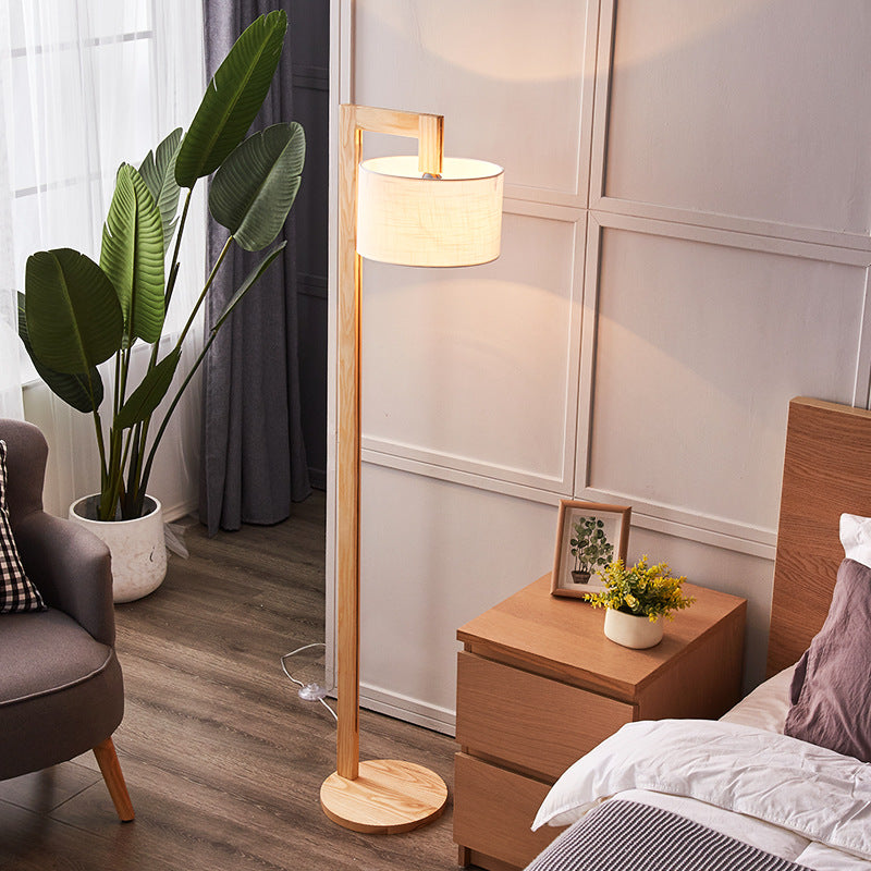 Ozawa | Gulvstående LED-lampe | Vinklet arm | Beige træ | Moderne design | Indendørs belysning | Soveværelse &