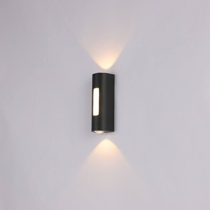 Luminoir LED Væglampe | Cylinderformet Design | Sort/Hvid | Moderne Udendørsbelysning | Energieffektiv | 7W | 700 lm | Aluminium & Glas | IP Værdi