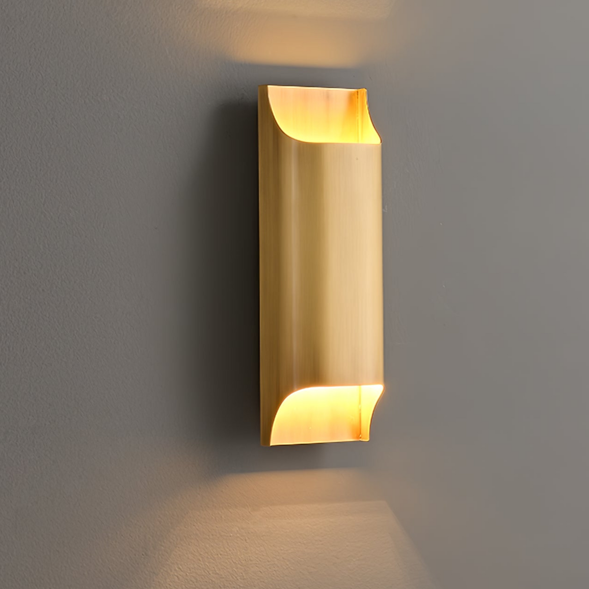 Penny | Brass Wall Lamp