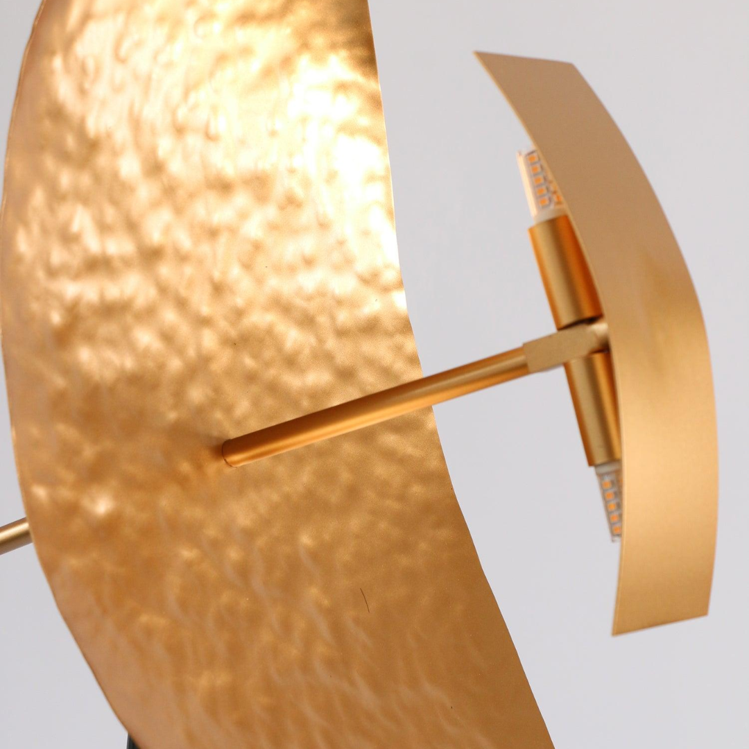 Lenoretta elegant skulpturel lampe | Abstrakt design | Kvalitetsmaterialer | Minimalistisk belysning | Moderne