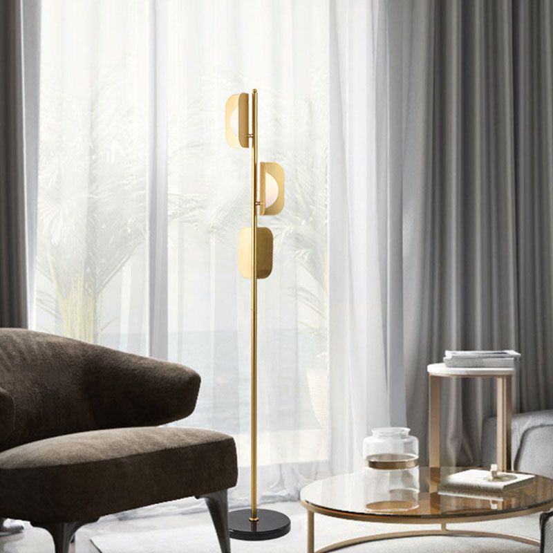 Salgado | LED Gulvlampe | Guld & Sort Metal | Keramiske Skygger | Moderne Design | Perfekt til Stue, Soveværelse, Spisestue | 5 Lyspunkter | Let at