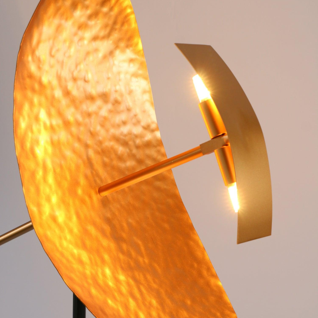 Lenoretta elegant skulpturel lampe | Abstrakt design | Kvalitetsmaterialer | Minimalistisk belysning | Moderne