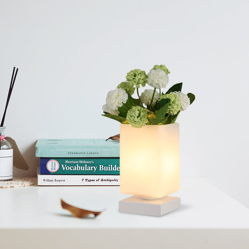 Luna | Glaslampe | Art Deco | Blomsterdesign | Natlys | Hvid | 220V | Soveværelse | E26/E27 | LED/Glødepære | Romantisk