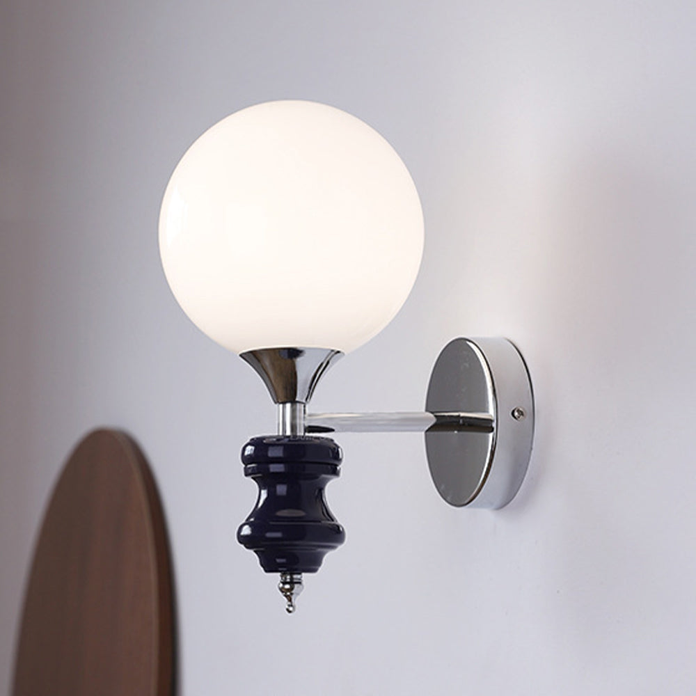 Unik Fransk Vintage Væglampe | Messing & Glas | Guld | E27 | Middelalder-Inspireret Design | Til Spisestue, Stue & Soveværelse | 26cm Diameter | CE