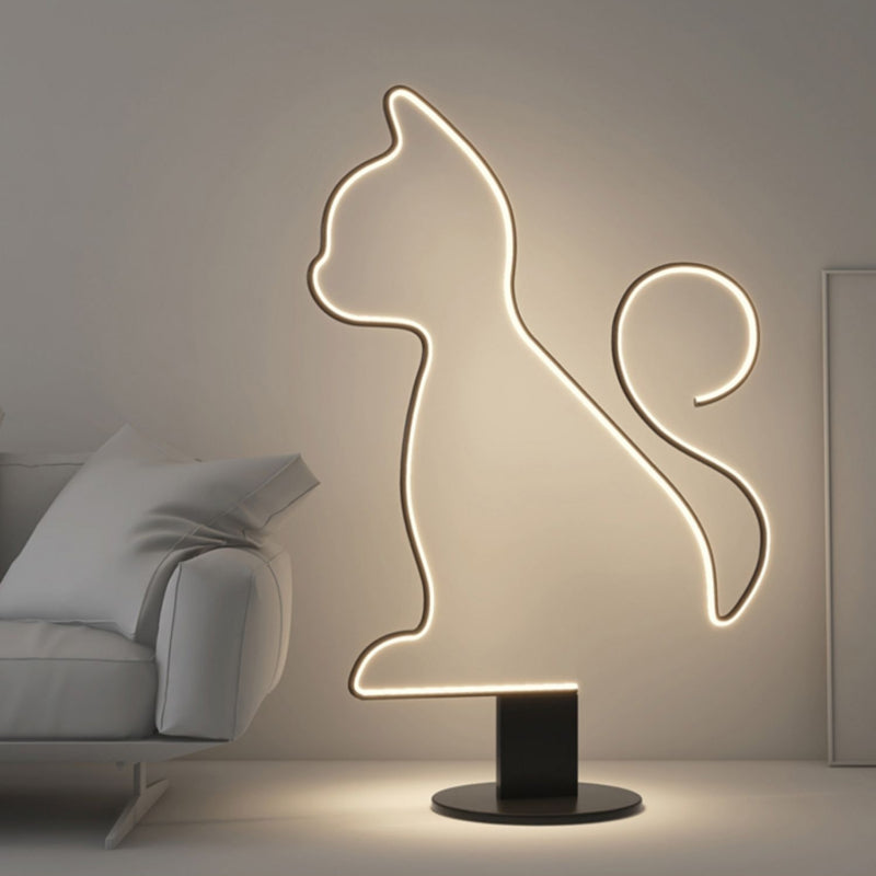 Linthore | Moderne gulvlampe i metal | Effektiv belysning | Skulpturelt design | Holdbar konstruktion | Sølv finish | Perfekt til stue, kontor eller