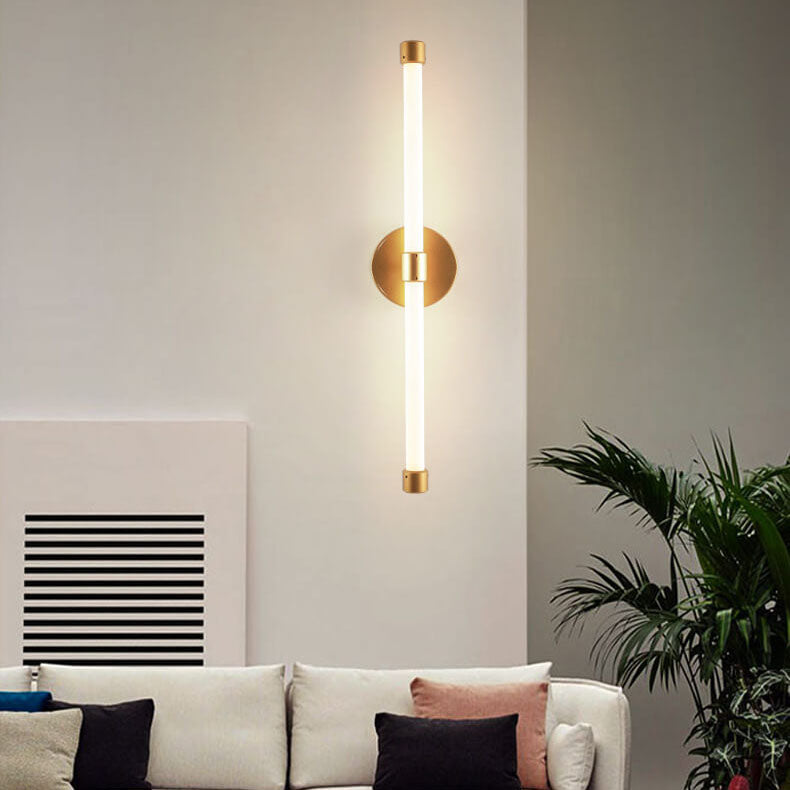 Minimalistisk LED Væglampe | Moderne Design | 1 Lys | Sort & Guld | Metal og Akryl | 60 cm Høj | Egnet til Soveværelse, Stue, Spisestue &