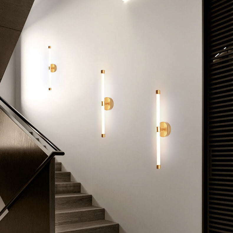 Minimalistisk LED Væglampe | Moderne Design | 1 Lys | Sort & Guld | Metal og Akryl | 60 cm Høj | Egnet til Soveværelse, Stue, Spisestue &