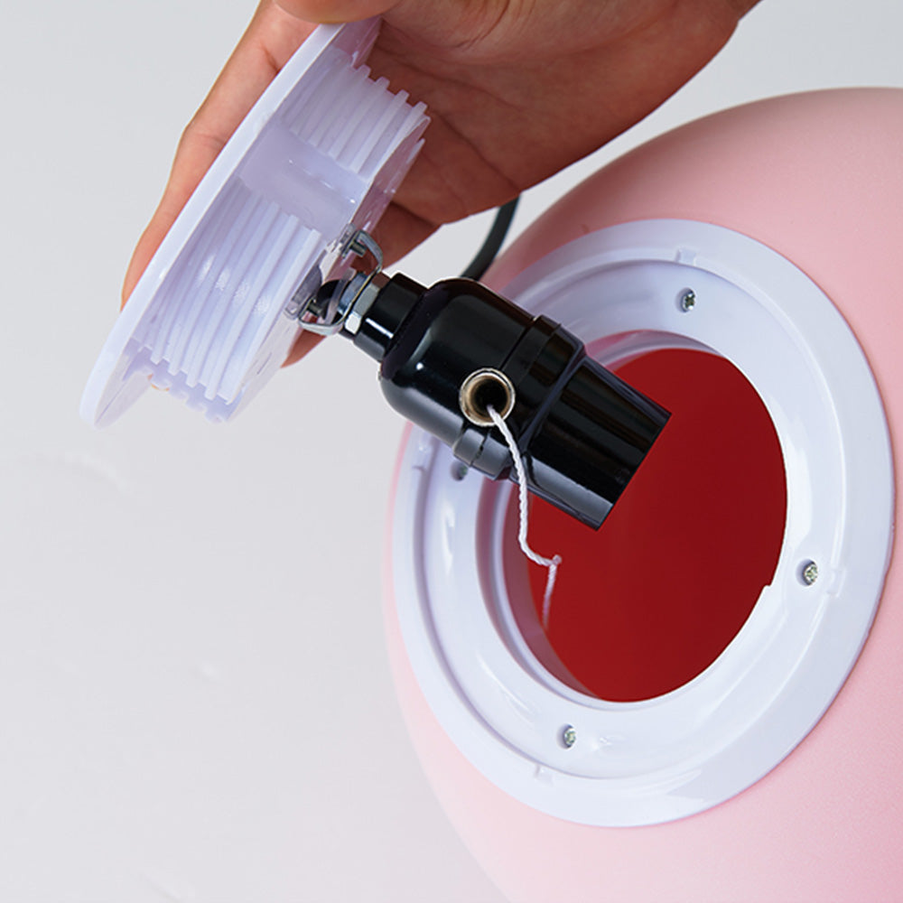 Nova Design | Legesyg LED-loftslampe | Ballonform | Akryl i Hvid, Gul, Orange, Rød, Pink | Indbygget LED-lys | Bæredygtige Materialer | Til