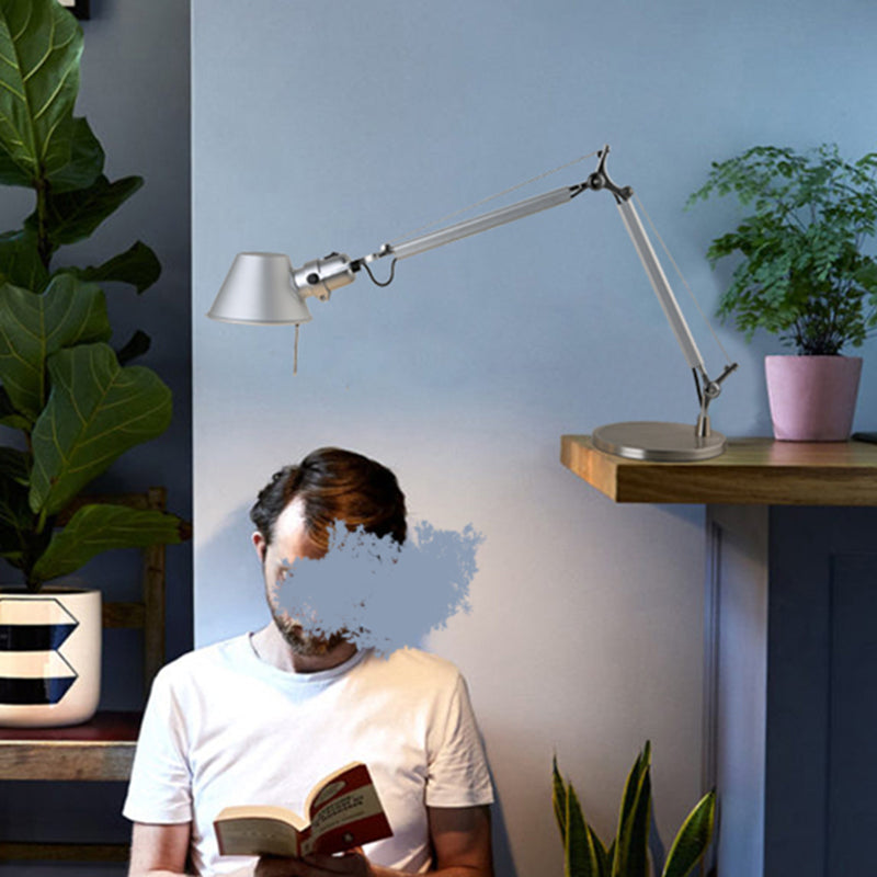 Industriel justerbar bordlampe | Sølv | Teleskopisk højde | Moderne design
