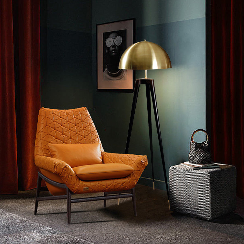 Zantriano | Stativgulvlampe | Moderne design | Halvcirkulær skærm | Retro-inspireret | Holdbart materiale | Tidløst look | Ideel til stue og læsekrog