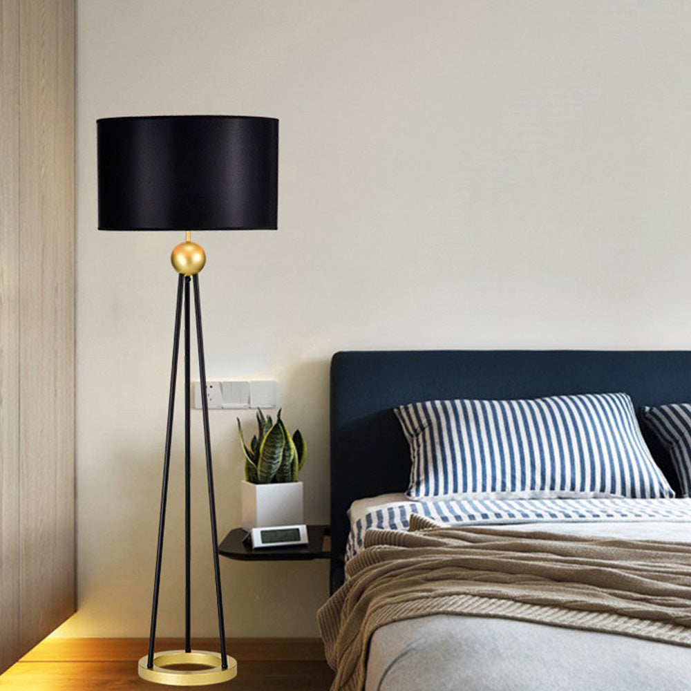 Linaretta | Elegant Gulvlampe | Stoffskærm & Metalaccenter | Tidløst Design | Robust Stativ | Moderne & Klassisk Look | Perfekt til Stue &