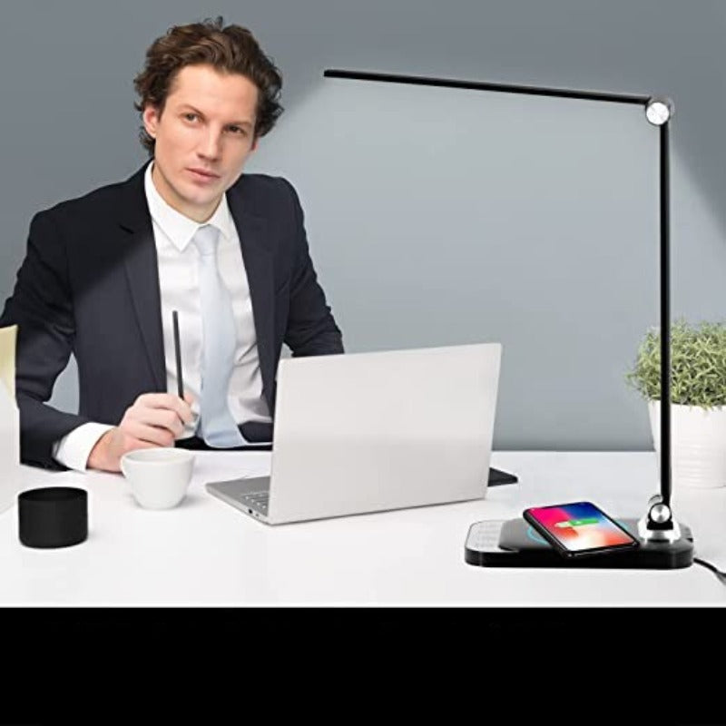 Moderne LED-lampe | Dæmpbar | USB-port | Touch-betjening | Sort design | 4 lysstyrkeniveauer | Perfekt til kontor og soveværelse | 44,8 cm x 17,7 cm