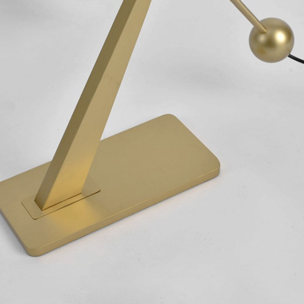 Sorvento | Gulvlampe | Elegant Design | Kontravægt Mekanisme | Moderne Håndværk | Minimalistisk Silhuet | Holdbarhed | Effektiv Lys | Højdejusterbar