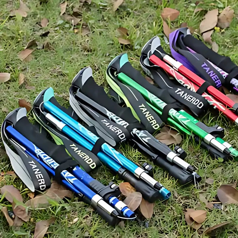 Justerbar let aluminiums stav | Foldbar & bærbar konstruktion | Forbedret støtte til alle terræner | Kompakt opbevaring | Ideel til trekking, rejser