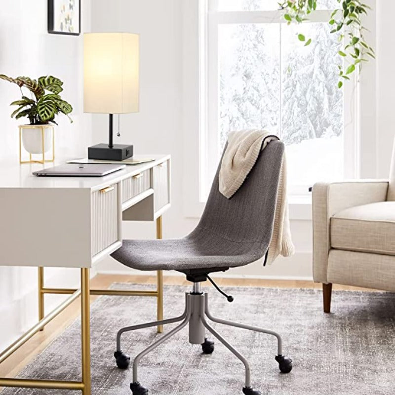 USB-lampe med ladestation | To USB-porte | Inkluderer 9W LED-pære | Hørskærm