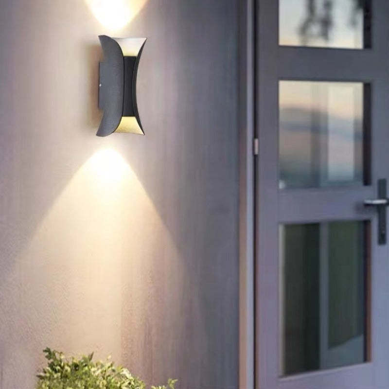 Judith | Wall Lamp
