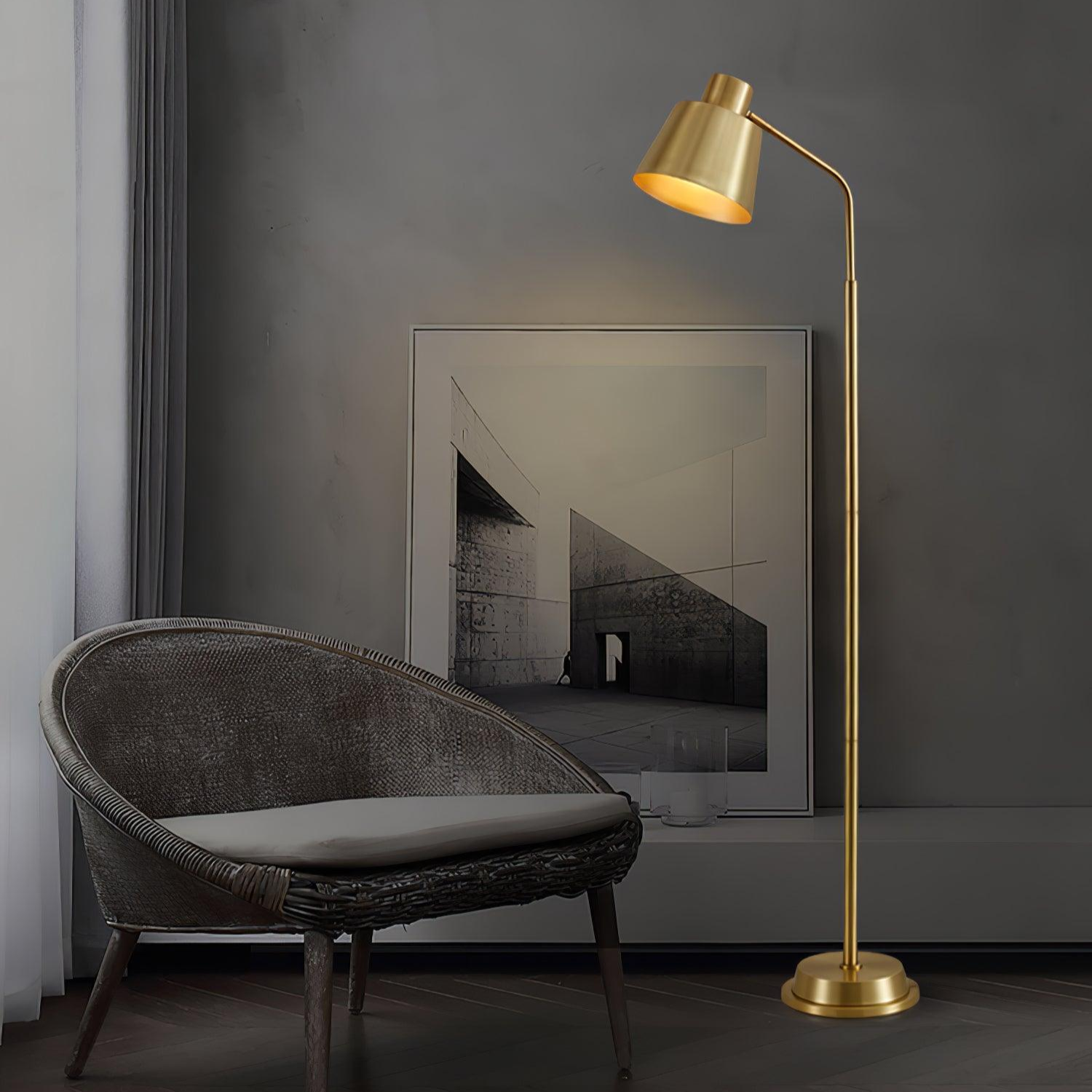 Elegant gulvlampe i messing | Minimalistisk design | LED-kompatibel | Højde 155 cm | Lyskilde E26/E27 | Perfekt til moderne