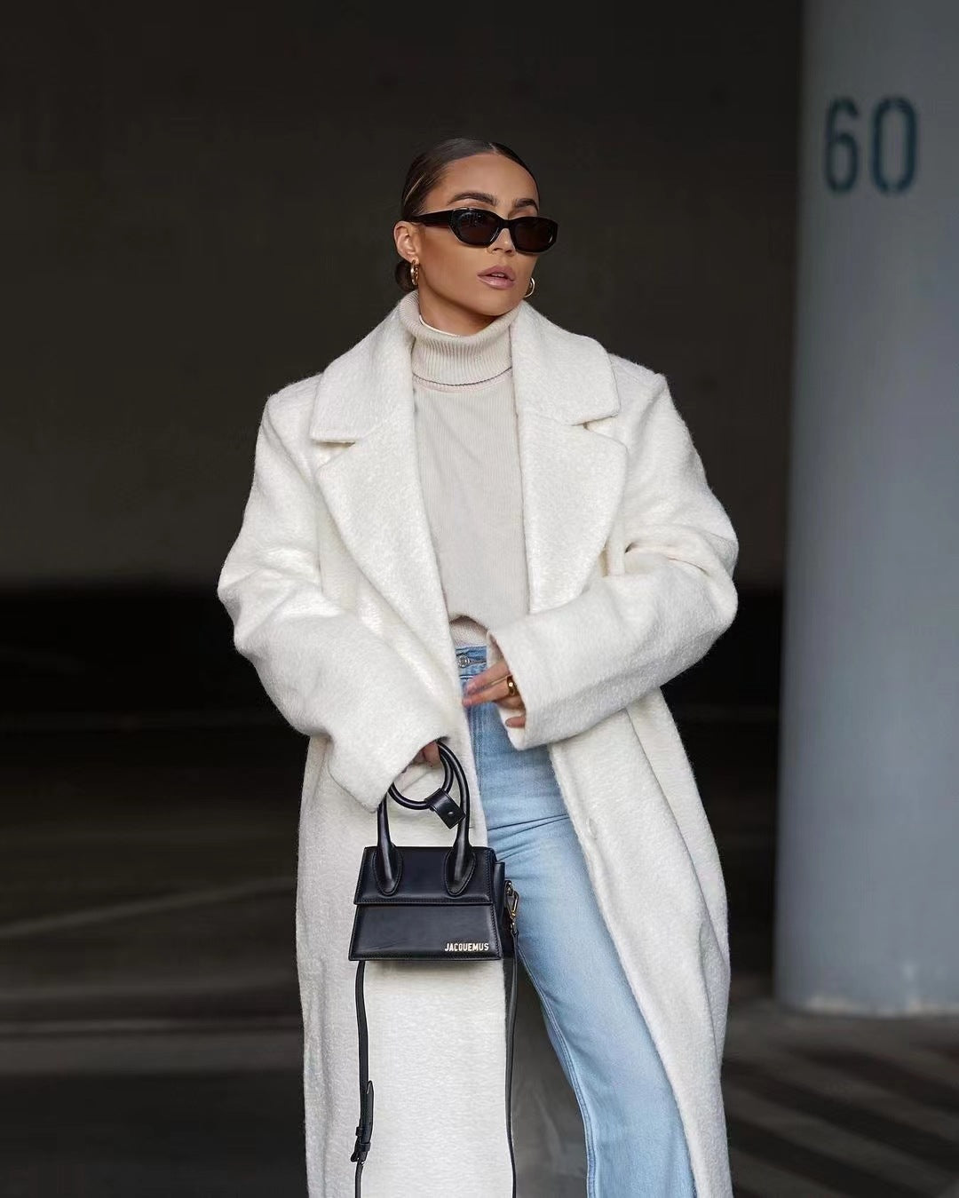 Luksuriøs plysfrakke til kvinder | Elegant og varm vinterjakke | Tidløst design med revers og lange ærmer | Perfekt til både afslappede og smarte