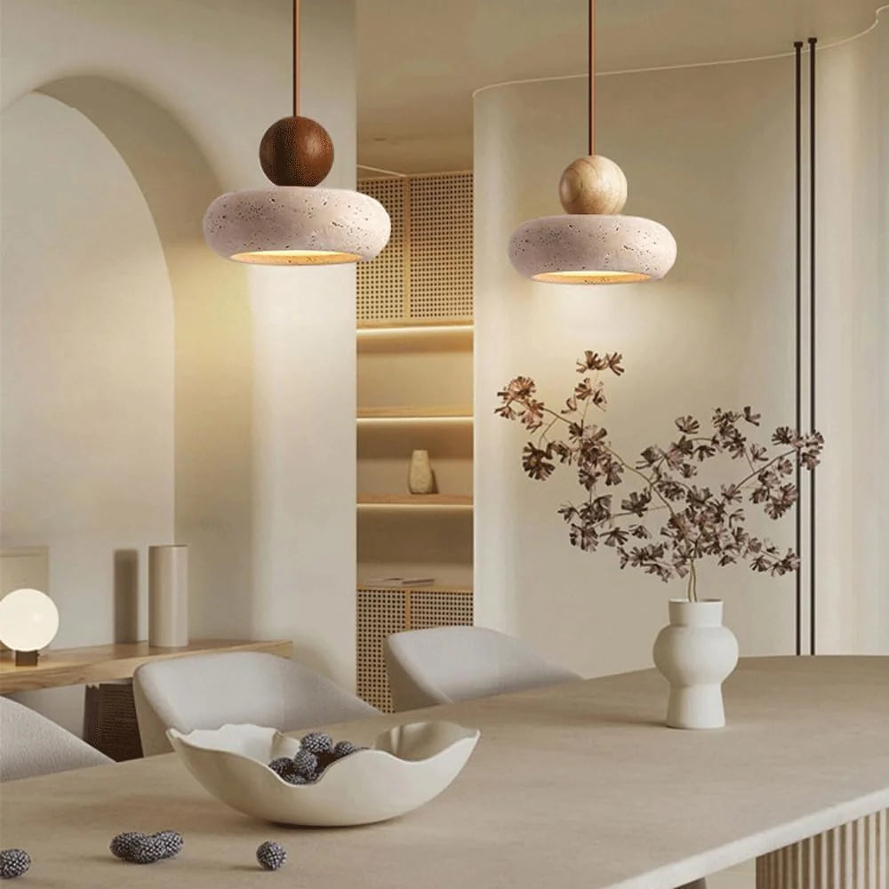 Alvione Bauhaus Lampe | Natursten Travertin | Moderne Design | LED Lys | Træbase | Varm