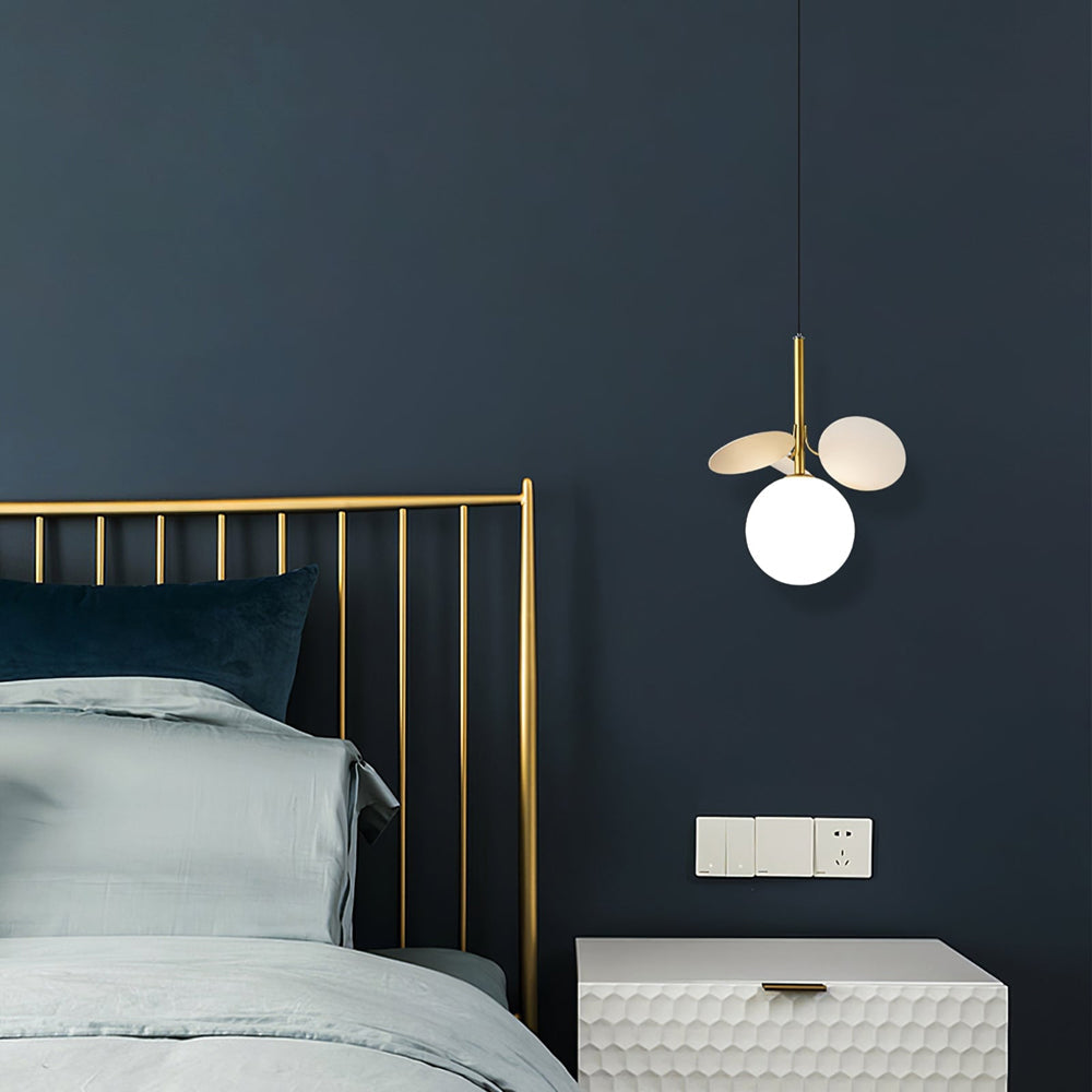 Glas Lysekrone | Kunstnerisk Design | PVC Elementer | Tilpasset Belysning | E27 Sokkel | Perfekt til Soveværelse & Stue | Moderne Udtryk | Ikke Inkl.