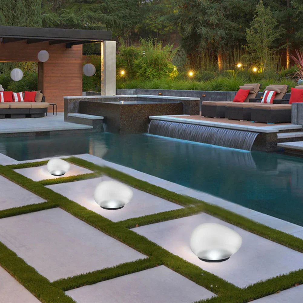 EcoPebble | Solcelledrevet Havelys | Vandtæt IP55 | 600mAh Batteri | Lys Op til 8 Timer | Til Haven og Terrasse | Holdbart Design | Nem