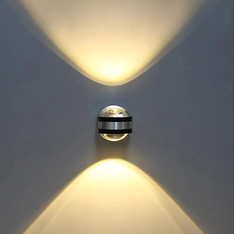 Luminoir | Elegant LED Væglampe | Krystal & Metal | Energieffektiv | 3000K Varm Hvid | 8W | 35x15x10 cm | Moderne Design | Perfekt til Stue og
