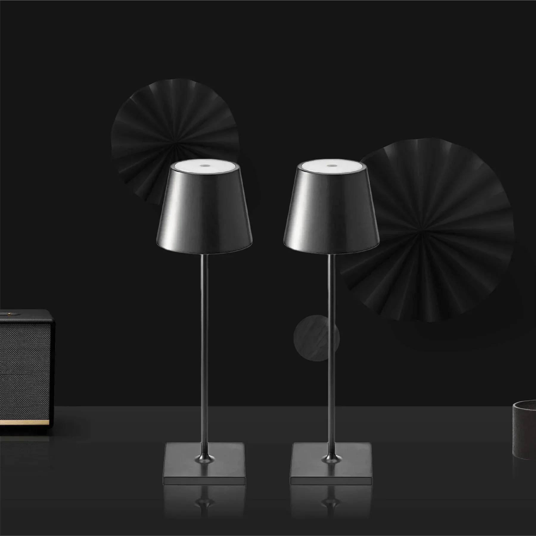Nora | Trådløs designlampe | Dæmpbar lysstyrke | Vandtæt aluminium | 5.200 mAh batteri | USB opladning | 12-20 timer lys | Varm hvid 3000K | Til