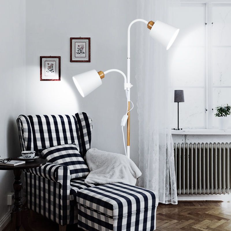 Raventis | Moderne Gulvlampe | Justerbare Lampeskærme | Slankt Design | Fleksibel Belysning | Stilren Indretning | Ideel til Stue/Soveværelse