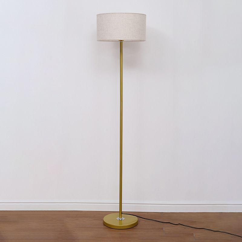 Calvianne | Moderne gulvlampe | Stilfuldt design | Robust konstruktion | Kvalitetsmaterialer | Fremragende belysning | Minimalistisk indretning