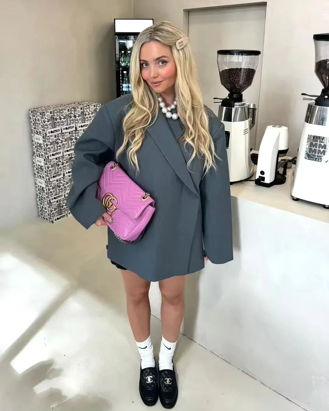 Zoey Jakke | Trendy Oversized Look | Unik Twist | Høj kvalitetsmateriale og Komfort | Alsidig til Hverdags- og Forretningsbrug | Flere Farver og