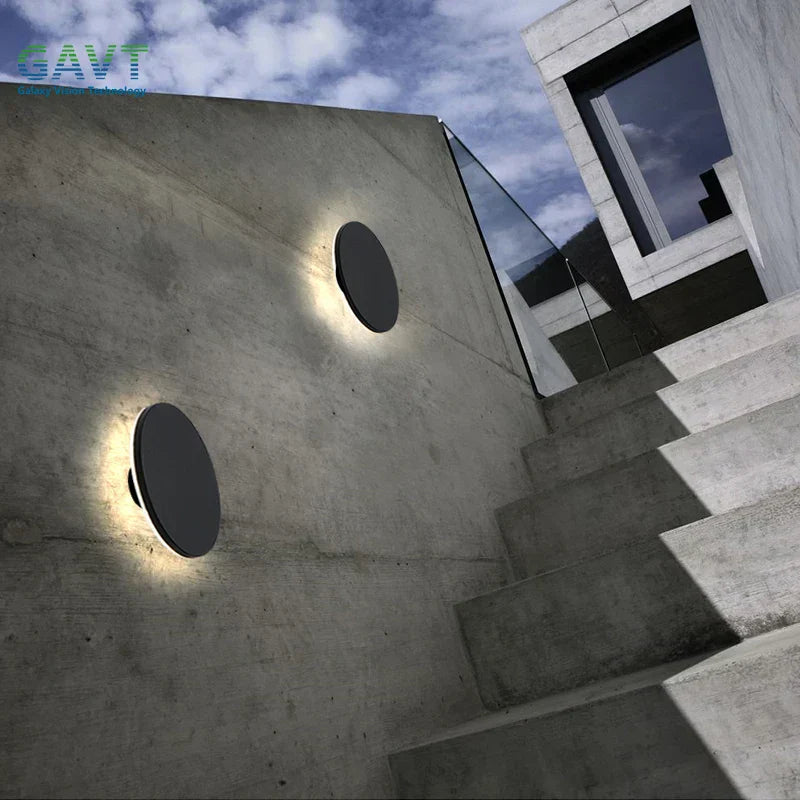 LumiNova Væglampe | LED Udendørs Belysning | IP65 Vandtæt | Energieffektiv | Moderne Design | 15cm x 5cm Aluminium | Til Udendørsbrug