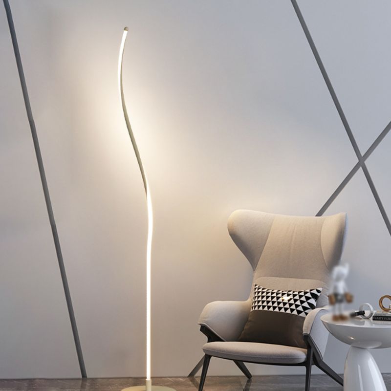 Lavianza | Moderne Gulvlampe | Minimalistisk Design | Slank Form | Høj Kvalitet | Perfekt til Stue og Soveværelse | Elegant Belysning | Holdbar