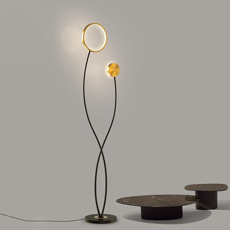 Felarno | Moderne Designer Gulvlampe | Minimalistisk Bueformet Design | Stilfuld Dekor | Høj Kvalitet Materiale | Effektiv Belysning | Elegant og