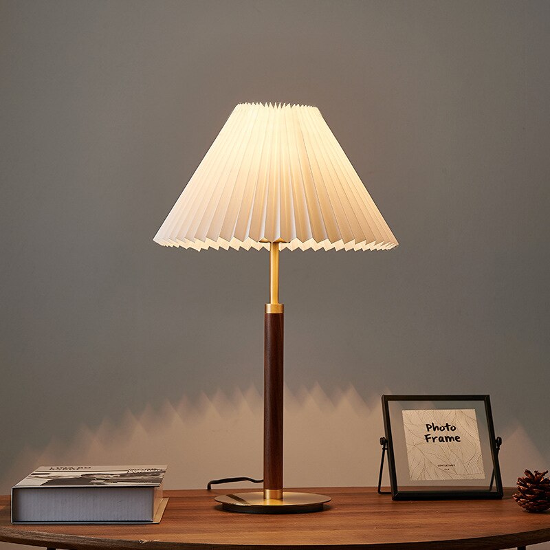 Sornelo | Elegant Høj Stående Lampe | Minimalistisk Design | Til Stue, Soveværelse, Kontor | Moderne Stil | Holdbar Kvalitet