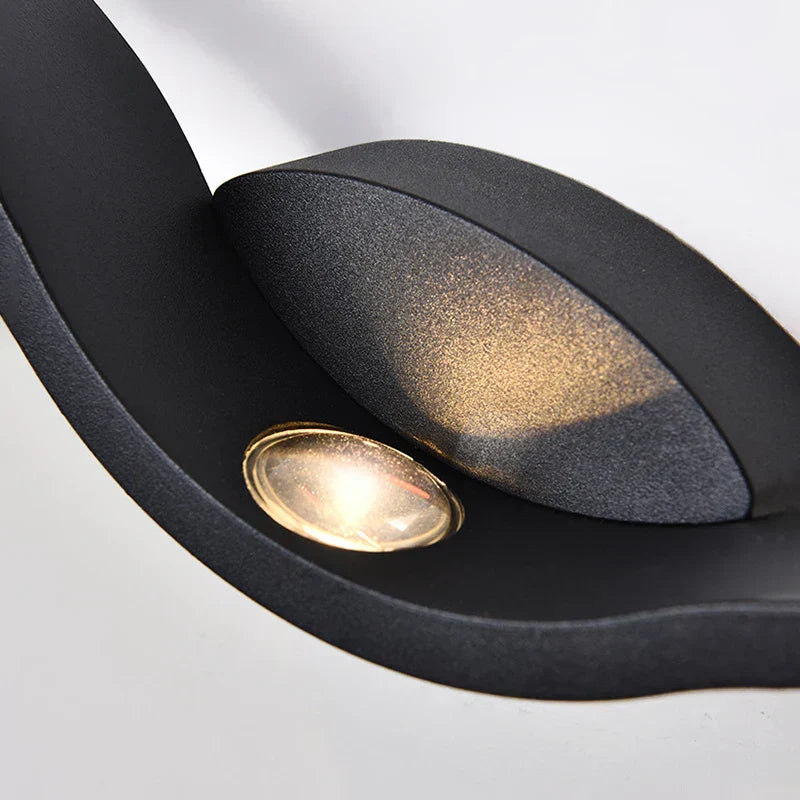 Luminara LED Væglampe | Moderne Stilfuld Forskønnelse til Indendørs | Nem Installation | 37,5cm x 6,5cm | 220V, 110V | Materiale i