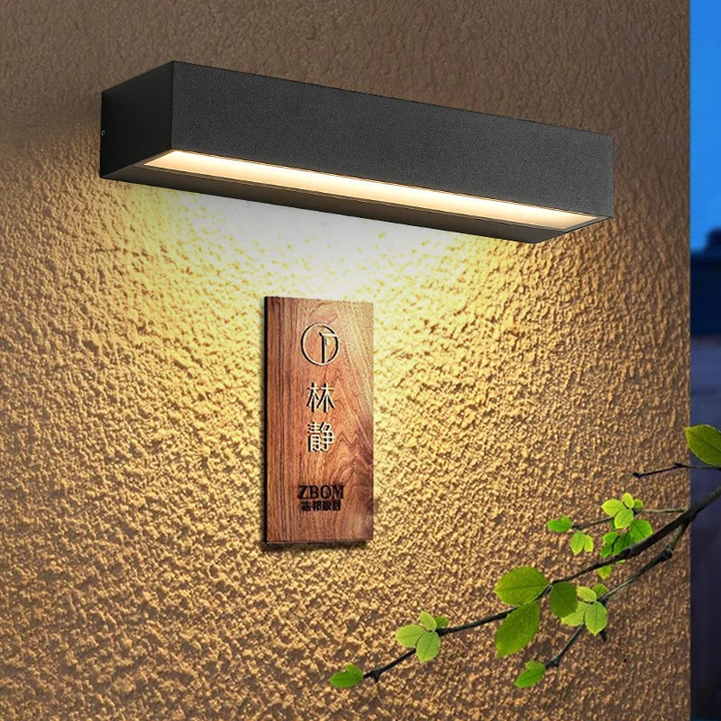 LumiWall | Moderne LED Udendørslampe | Slankt Design | IP65 Vandtæt | 12W/18W/30W Valgmuligheder | Effektiv Belysning | Velegnet til Veranda eller