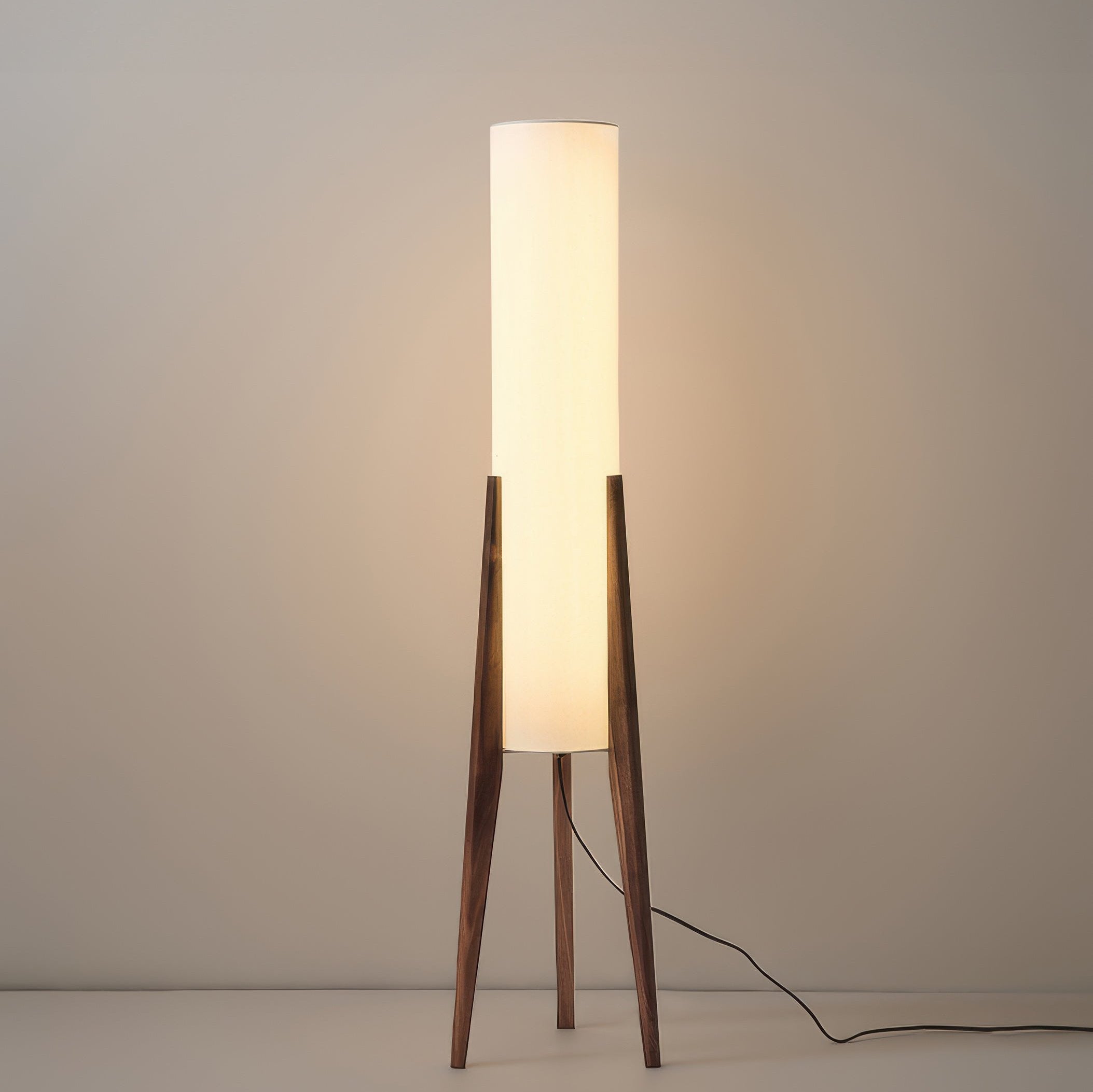 Valnødbund | Skandinavisk gulvlampe | Moderne design | Stofskærm | LED E27 | H126,8 cm | B26 cm | AC