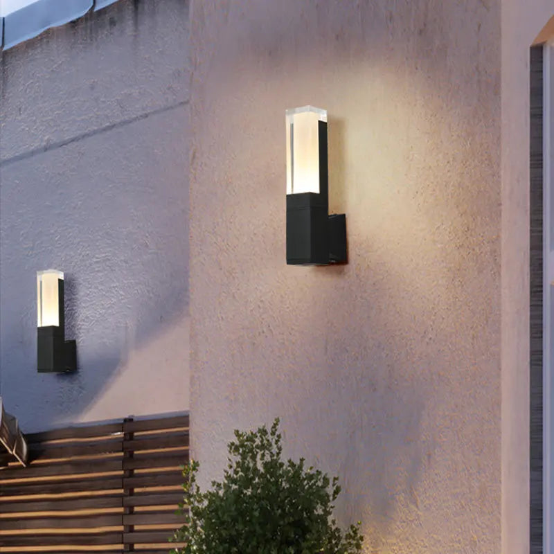 Luminoir Protector | Smart Udendørs Lampe | Bevægelsessensor | LED | IP65 Vandtæt | Sort Aluminium | 10W/20W | Nem Installation | Energieffektiv