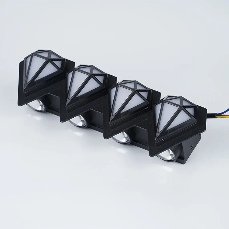 AquaGuard Udendørs Væglampe | IP65 Vejrmodstand | LED Lysstyrkevalg | Nem Installation | Holdbart Aluminium