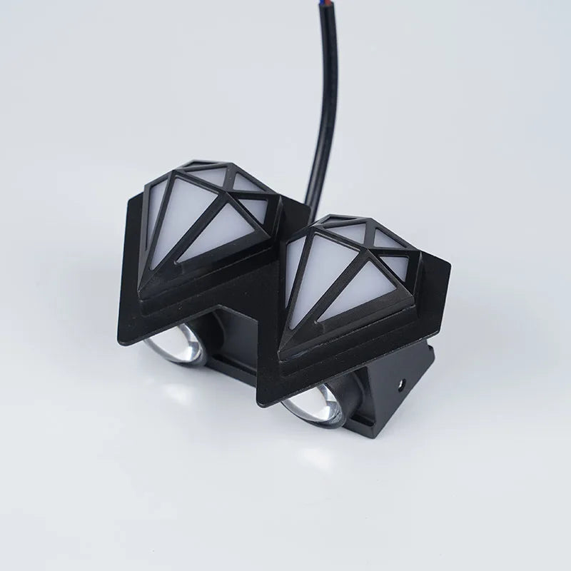 AquaGuard Udendørs Væglampe | IP65 Vejrmodstand | LED Lysstyrkevalg | Nem Installation | Holdbart Aluminium