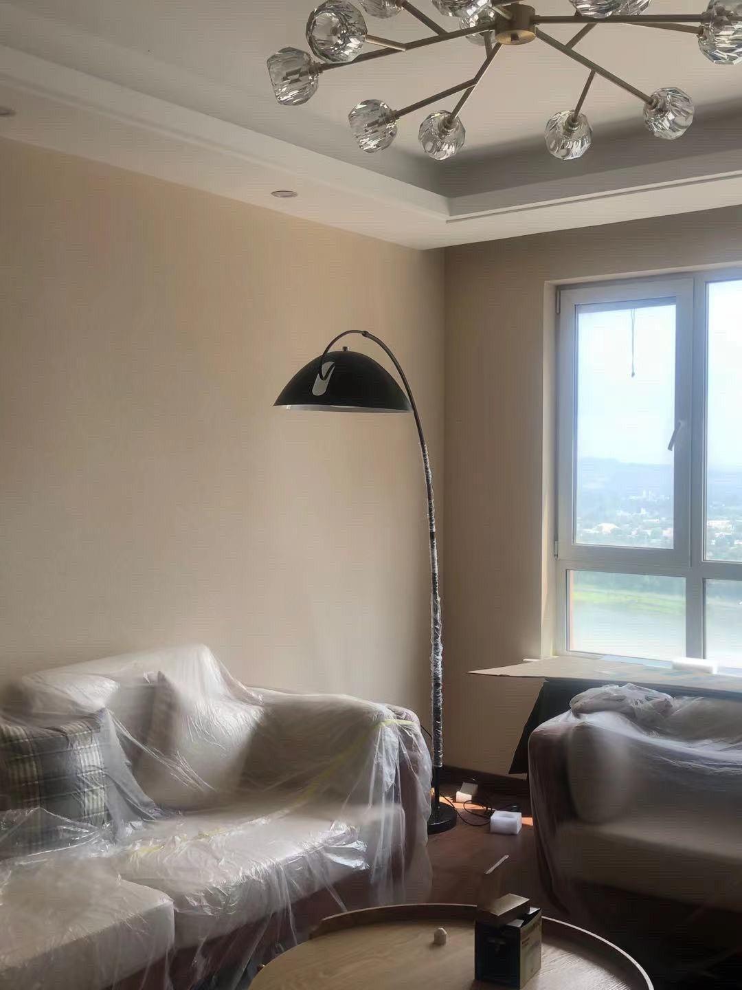 Skandinavisk Gulvlampe | Fleksibel Roterende Skygge | Slank Metal Design | LED/Edison Kompatibel | UL, ETL, CE Certificeret | Justerbar Arm | Ideel