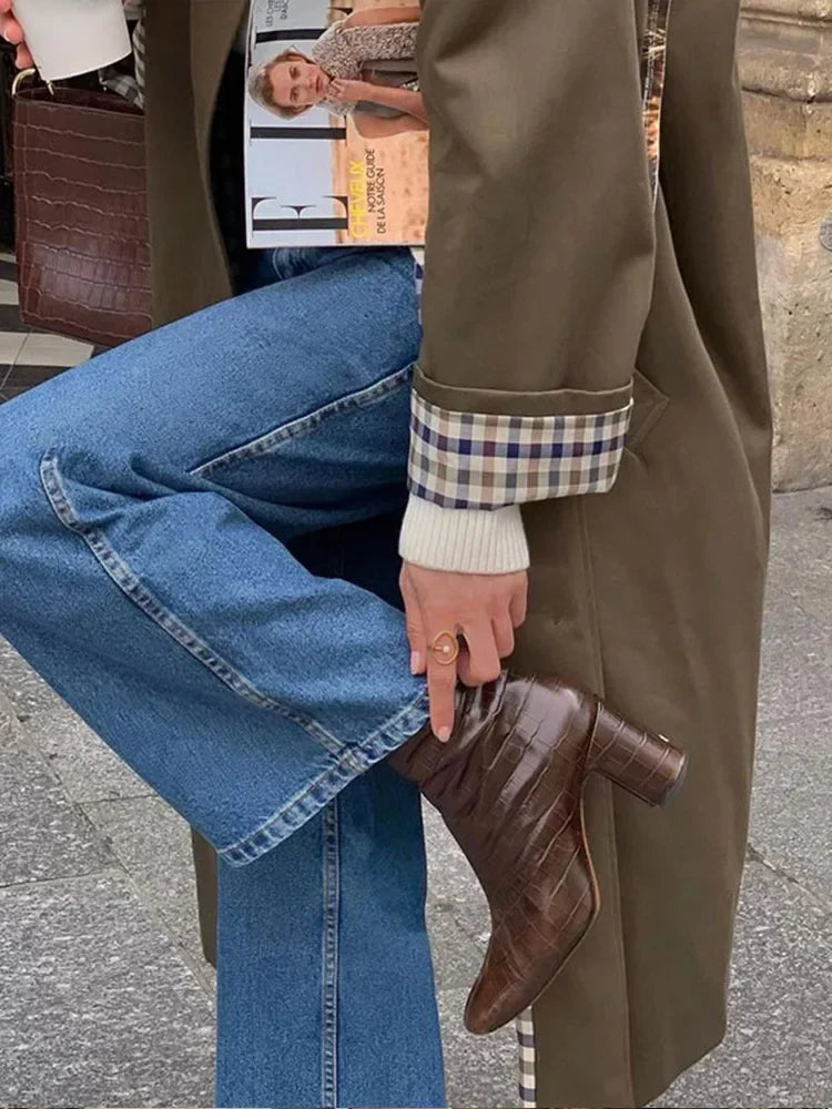 Ternet efterårsfrakke | Enkeltradet lukning | Reverskrave | Skræddersyet pasform | Praktiske lommer | Til dag og aften | Tidløs damefrakke | Lang