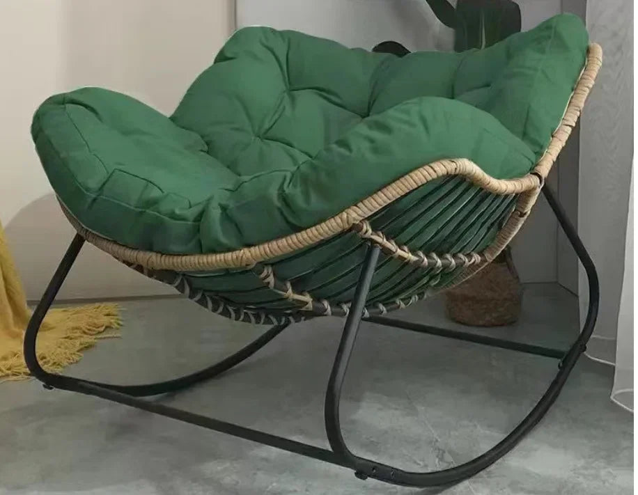 Rattan Stol | Ergonomisk Design | Høj Kvalitet | Perfekt til Lounge eller Terrasse | Holdbart og Stilfuldt Møbel i Stuen | Behagelig til Indendørs og