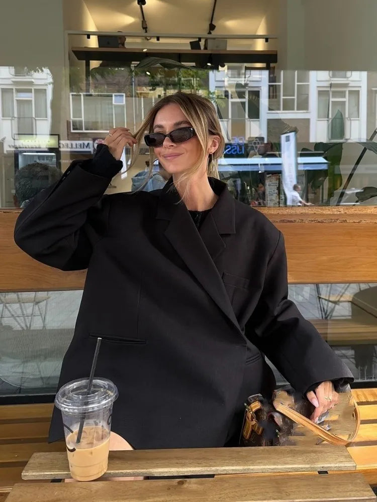 Zoey Jakke | Trendy Oversized Look | Unik Twist | Høj kvalitetsmateriale og Komfort | Alsidig til Hverdags- og Forretningsbrug | Flere Farver og