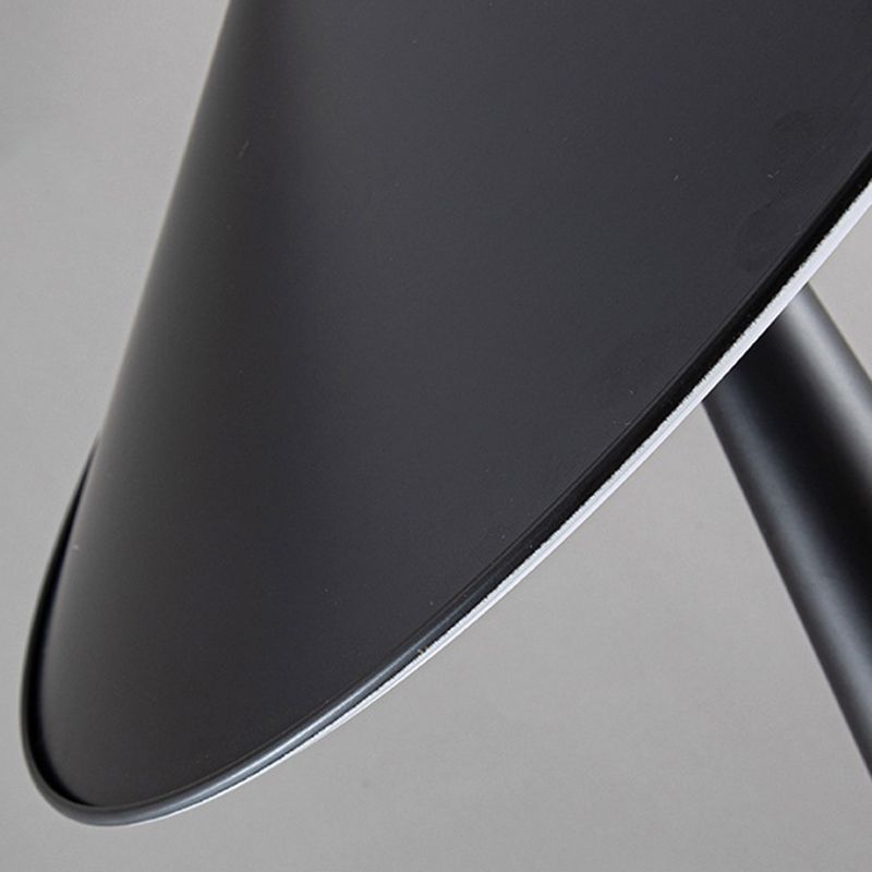 Florentino | Moderne gulvlampe | Slankt design | Passer til stue, soveværelse, kontor | Kompatibel med forskellige lyskilder | Høj kvalitet