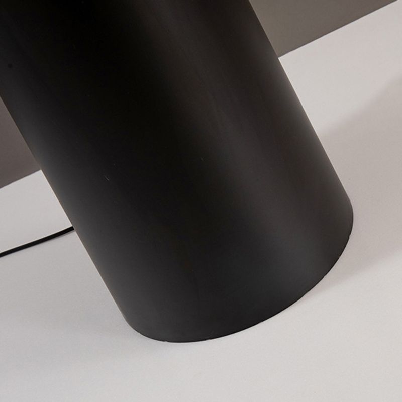 Florentino | Moderne gulvlampe | Slankt design | Passer til stue, soveværelse, kontor | Kompatibel med forskellige lyskilder | Høj kvalitet