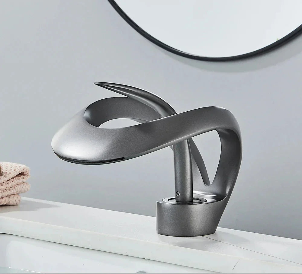 StreamPure | Rustfrit Stål Vandhane | Elegant Design | Nem Installation | Moderne