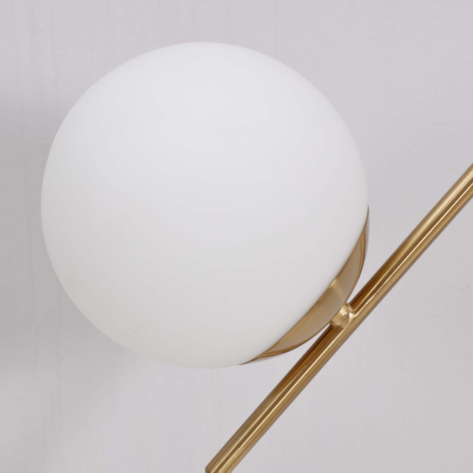 GlowTouch | LED bordlampe | Moderne design | Stilfuld belysning | Touch kontrol | Messing | Dæmpbar | 5W LED | Blød varm lys | Enkelt installation