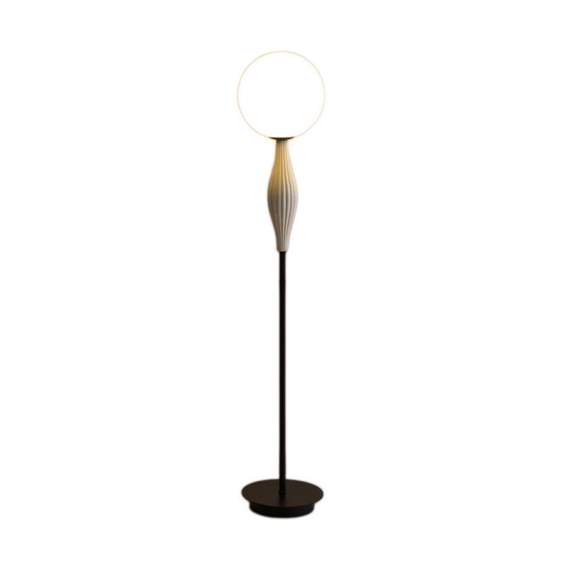 Trenisia | Moderne Gulvlampe | Elegant Design | Stue | Soveværelse | Kontor | Holdbar Konstruktion | Effektiv Belysning | Minimalistisk Stil | Høj