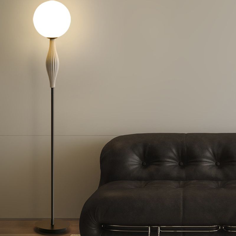 Trenisia | Moderne Gulvlampe | Elegant Design | Stue | Soveværelse | Kontor | Holdbar Konstruktion | Effektiv Belysning | Minimalistisk Stil | Høj